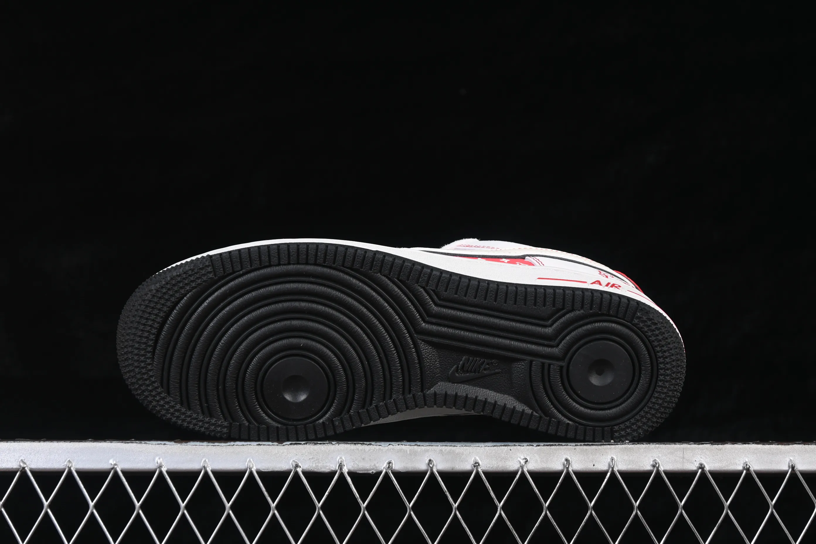 All categories Nk Air Force 1 Air Force series Nk Air Force 1 Low Air Force low-top Nike Air Force 1'07 Low red and white presbyopic stitching Air Force 1 low-top casual sneakers JP2026-131
